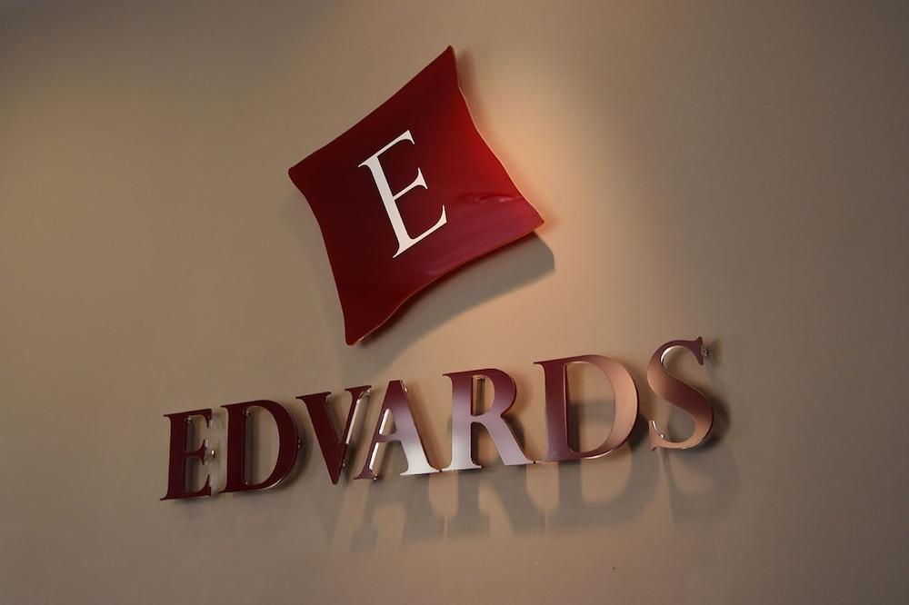 Отель Edvards 3*